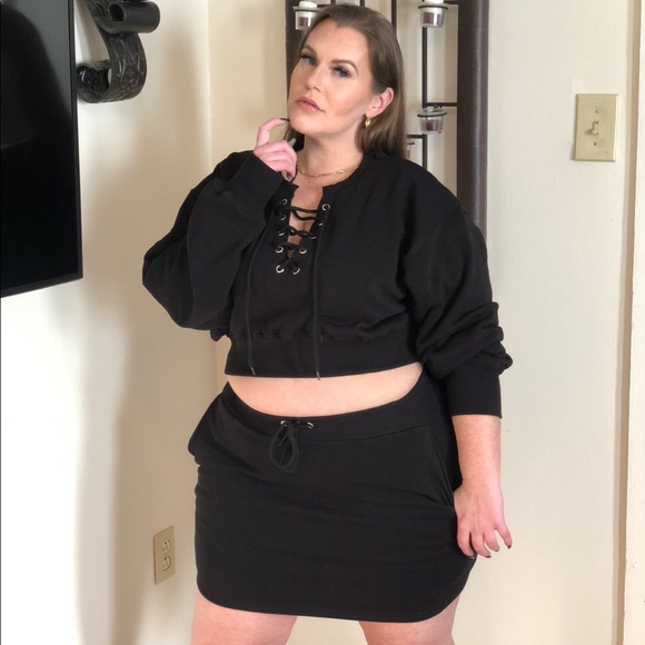 Black 2 piece crop top and skirt sweater set XL - Picture 1 of 8